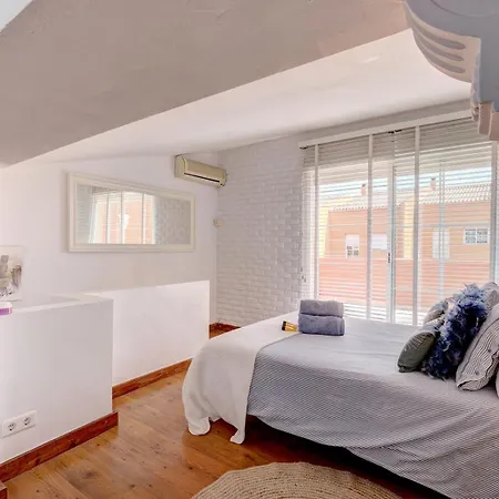 Traditional Townhouse, 4 Bed With Terraces And Private Bbq 度假居 贝纳尔马德纳