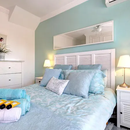 Traditional Townhouse, 4 Bed With Terraces And Private Bbq * 贝纳尔马德纳