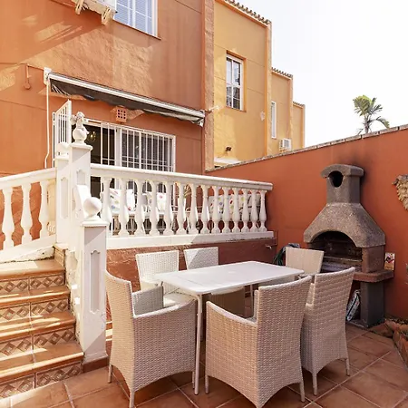 Traditional Townhouse, 4 Bed With Terraces And Private Bbq 度假居 *
