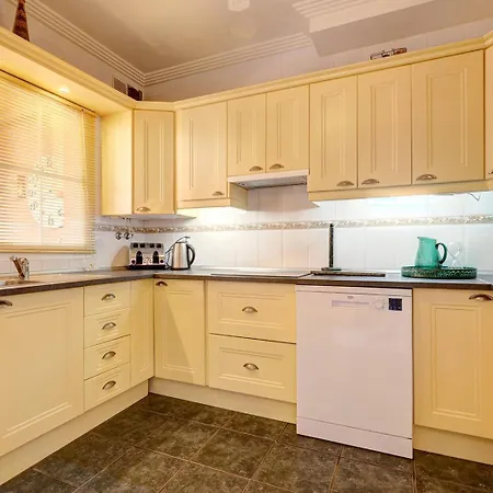 度假居 Traditional Townhouse, 4 Bed With Terraces And Private Bbq *