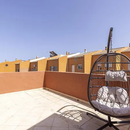 Traditional Townhouse, 4 Bed With Terraces And Private Bbq 度假居 贝纳尔马德纳